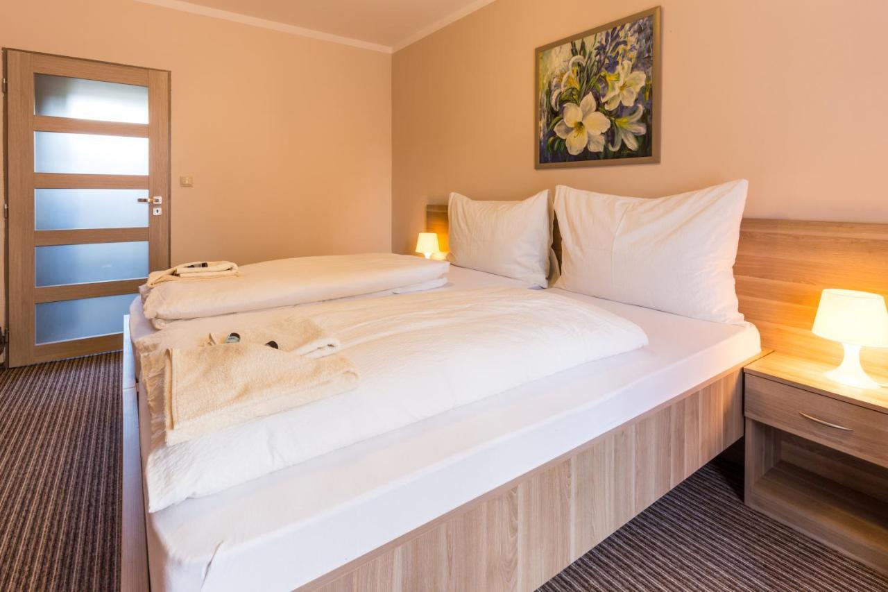 Bed & Breakfast Hotel Perla Nové Mesto nad Váhom 外观 照片