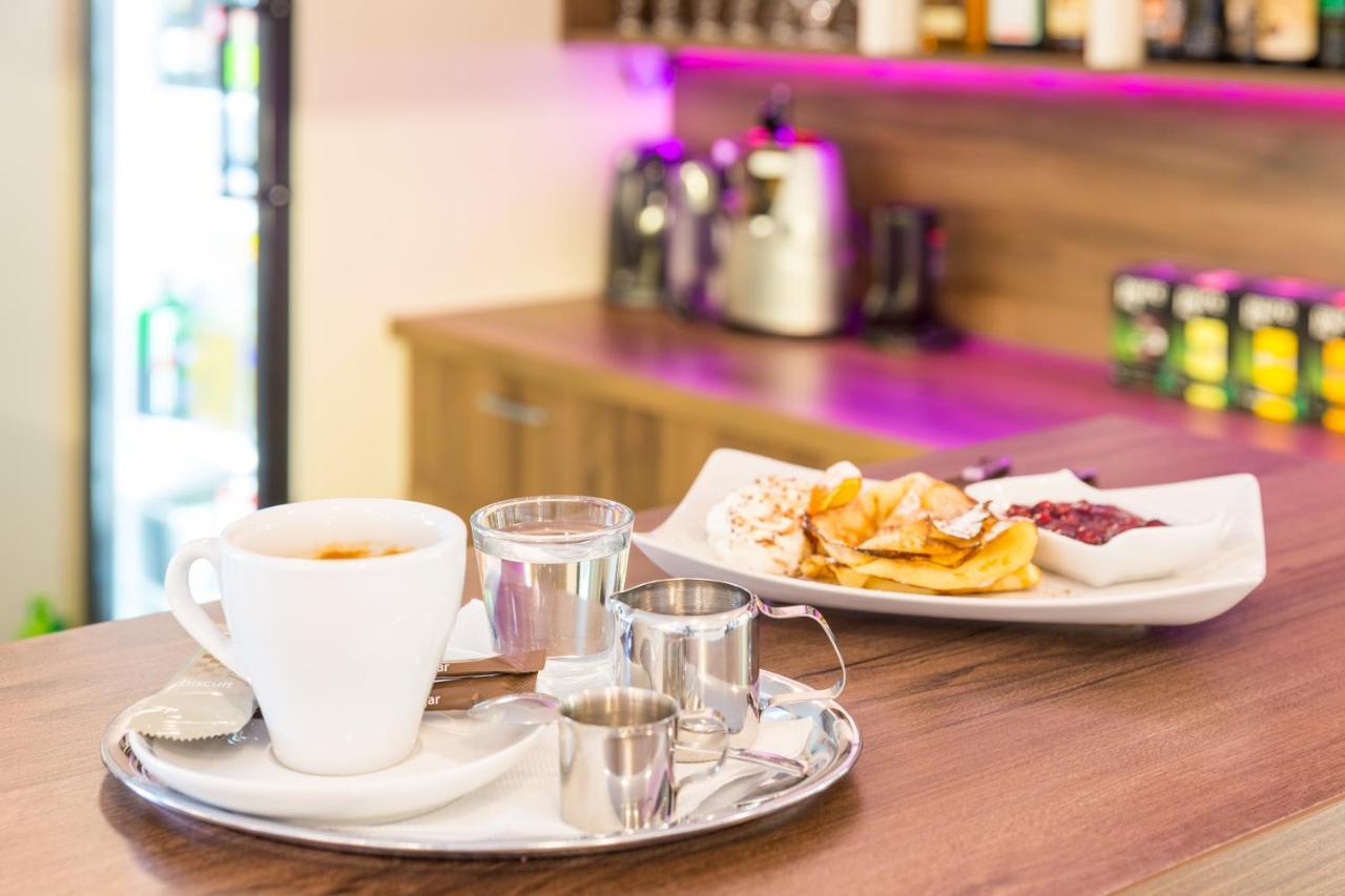 Bed & Breakfast Hotel Perla Nové Mesto nad Váhom 外观 照片